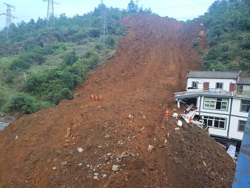 云南盐津发生山体滑坡1人被困4人受轻微伤